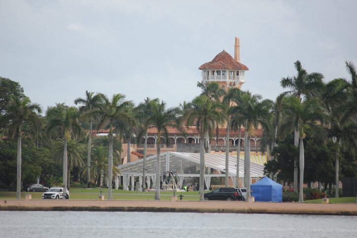 Mar-a-Lago Security Confirms 1.30am Is Still Not Visiting Hours